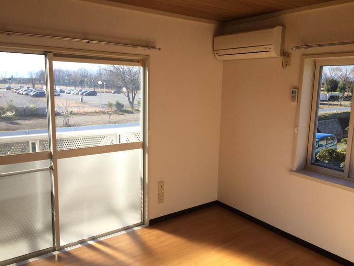 ストークうちだの居間