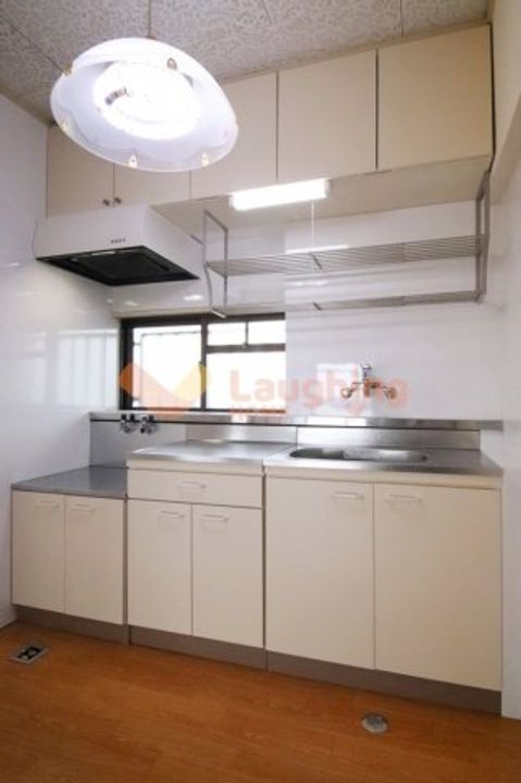 ニューロイヤルビルのキッチン