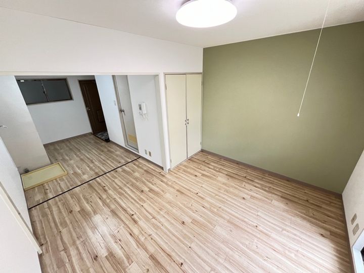 ト-ヤマンションの居間