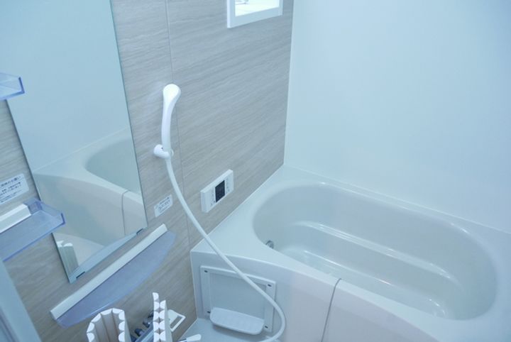 レヴィール葛塚Iの風呂