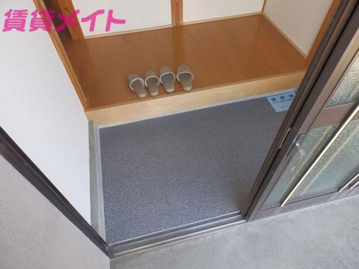 三重県松阪市五反田町5(一戸建)の賃貸物件の玄関
