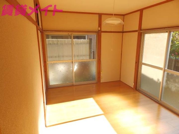 三重県松阪市五反田町5(一戸建)の賃貸物件の居間