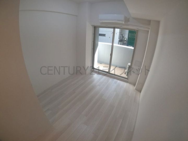 エスリード新大阪ラヴァーグの居間