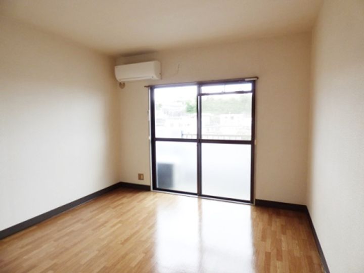 メゾン池の沢の居間