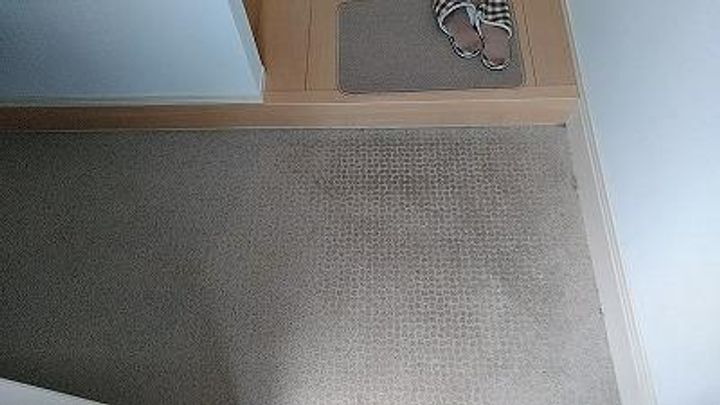 チャーム新屋の玄関