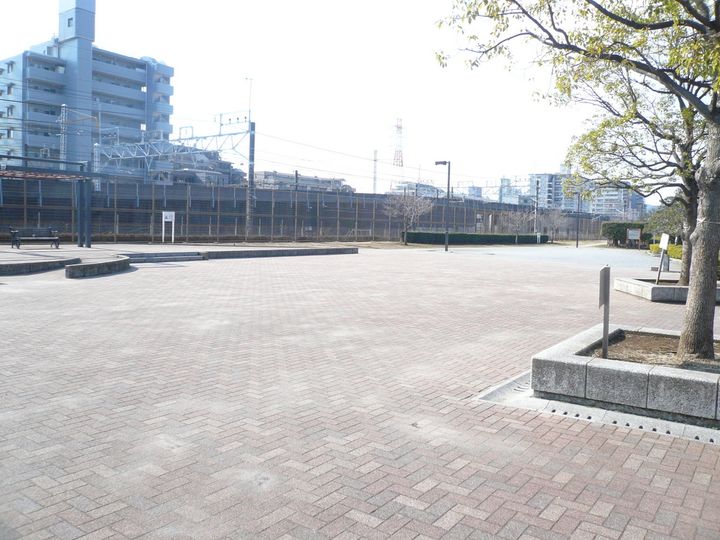 ブルック海神の周辺