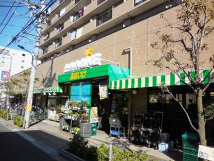 リブリ・ルミエイトIIの周辺