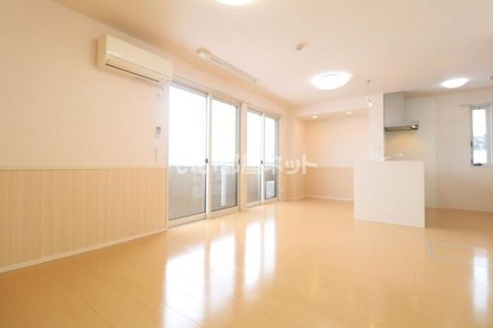 新潟県上越市栄町1(アパート)の賃貸物件の居間