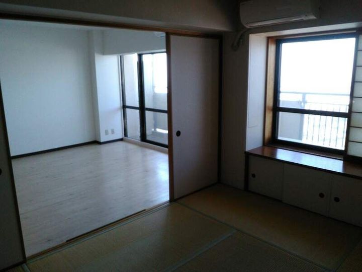 ポートピアプラザの居間