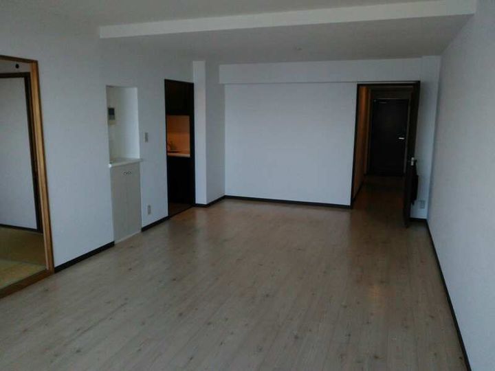 ポートピアプラザの居間