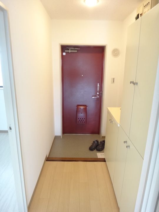 ロイヤルシティ二番館の玄関