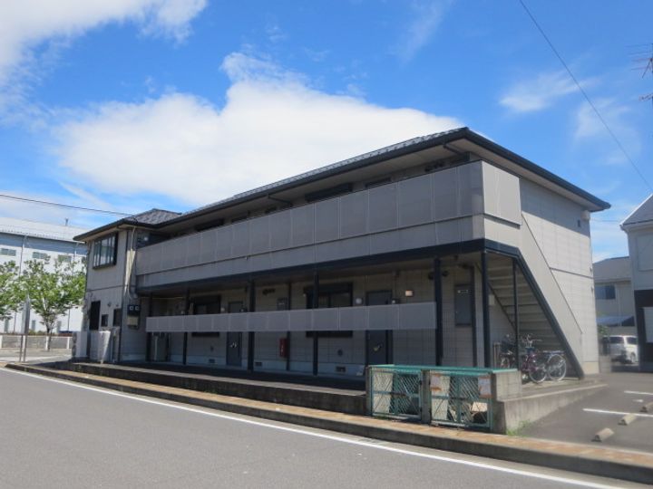 ハイツトロピカルEの外観