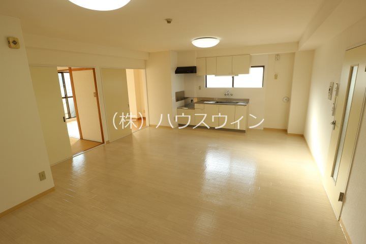 埼玉県越谷市南越谷3(マンション)の賃貸物件の居間