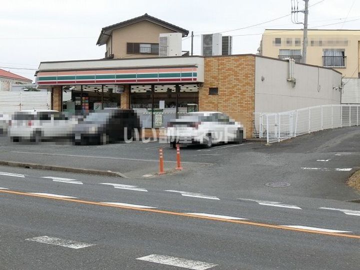 シスモンスの周辺