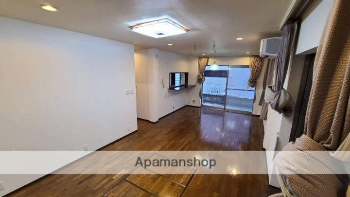 府中市栄町3丁目1Fの内装