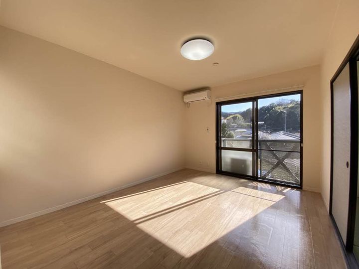 静岡県伊豆市上白岩(アパート)の賃貸物件の居間