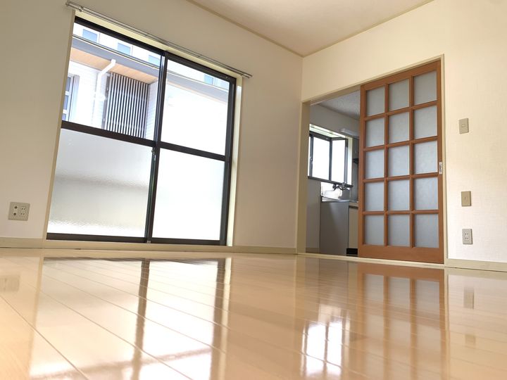 ハイツシナノの居間