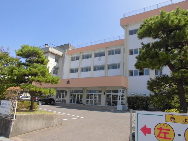 エスケーハイツBの周辺