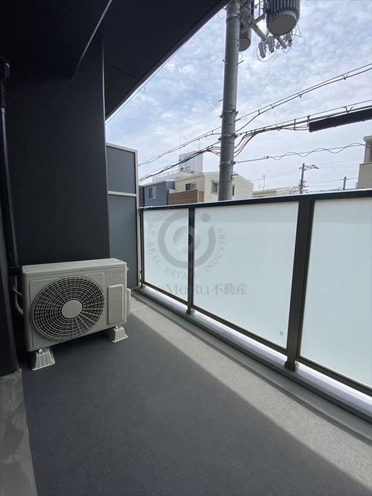 セオリー大阪EAST DOORの内装