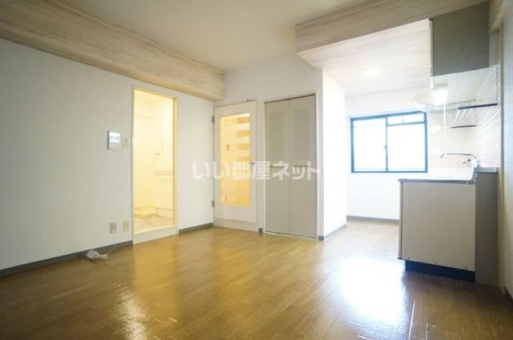 京都府京都市西京区下津林番条(マンション)の賃貸物件の居間