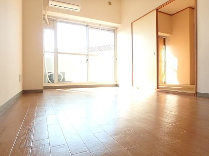 東京都調布市国領町4(マンション)の賃貸物件の居間