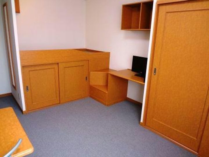 レオパレスアルジャンの居間