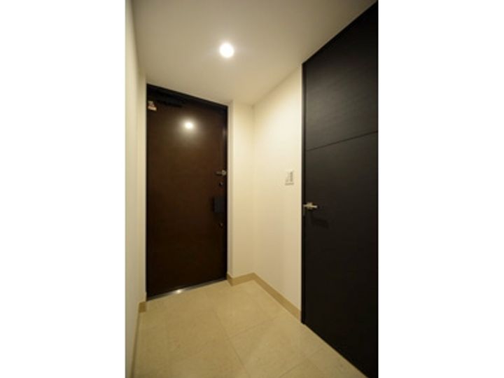 グランスイート麻布台ヒルトップタワーの玄関