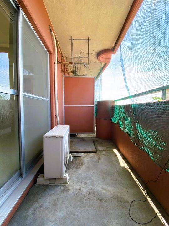 しおんビルの内装