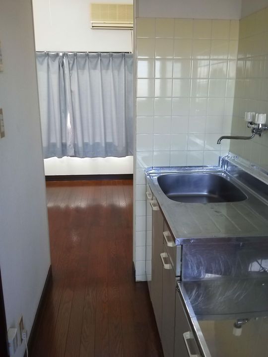 クレスト石岡A棟のキッチン