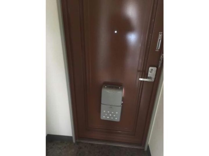 メゾンカームの玄関