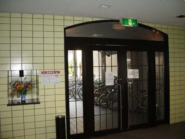 ルピエ四条の玄関