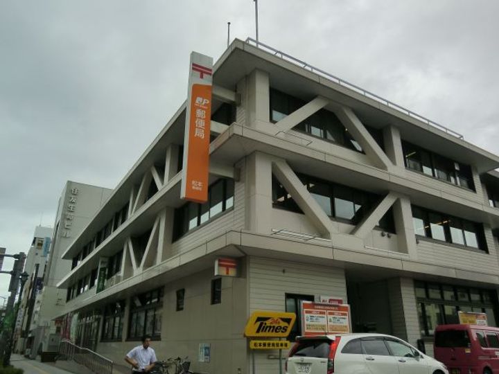 まなまゆビルの周辺