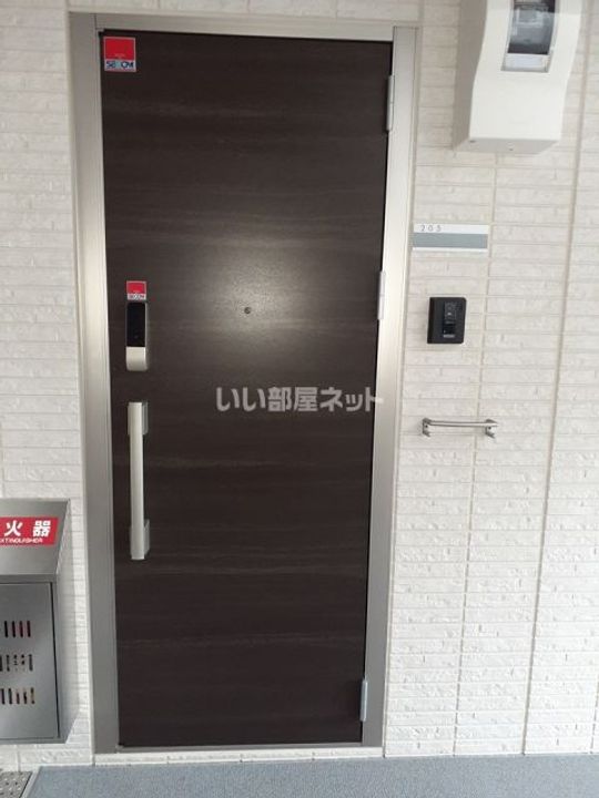 滋賀県栗東市岡(アパート)の賃貸物件の玄関