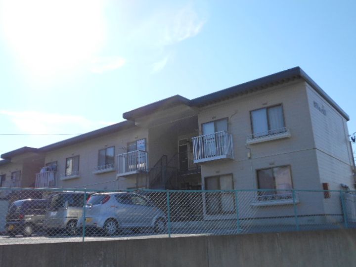 山秀ハイツBの外観