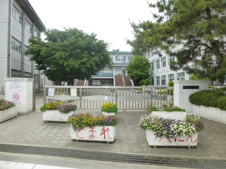 第一ササキの周辺