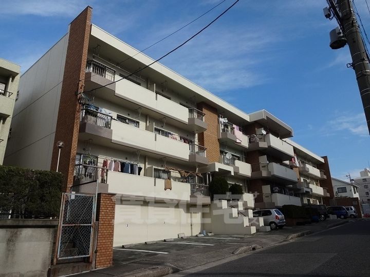 宝ケ丘センターハウスの外観