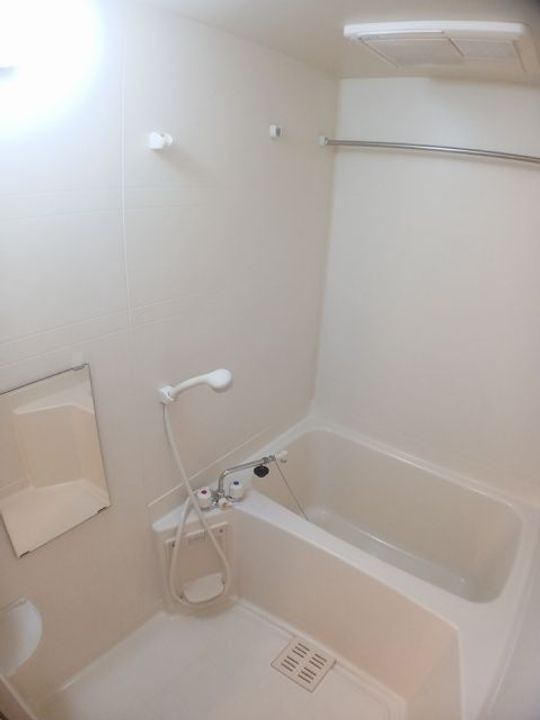 レフィナードAの風呂