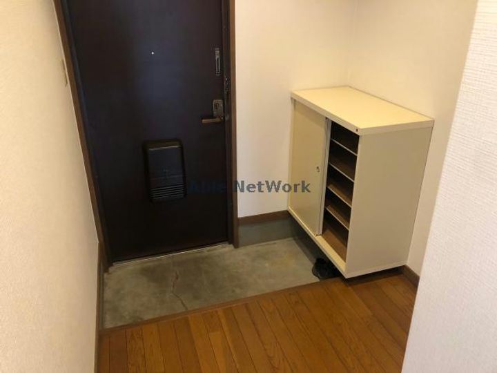 岐阜県大垣市寺内町3(マンション)の賃貸物件の玄関