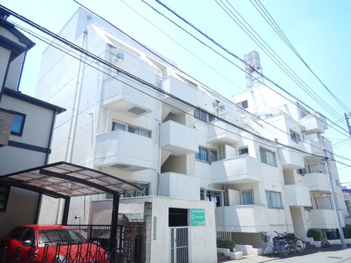 パール仲町マンションの外観