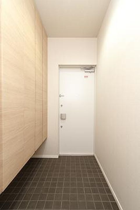 東京都世田谷区砧2(マンション)の賃貸物件の玄関