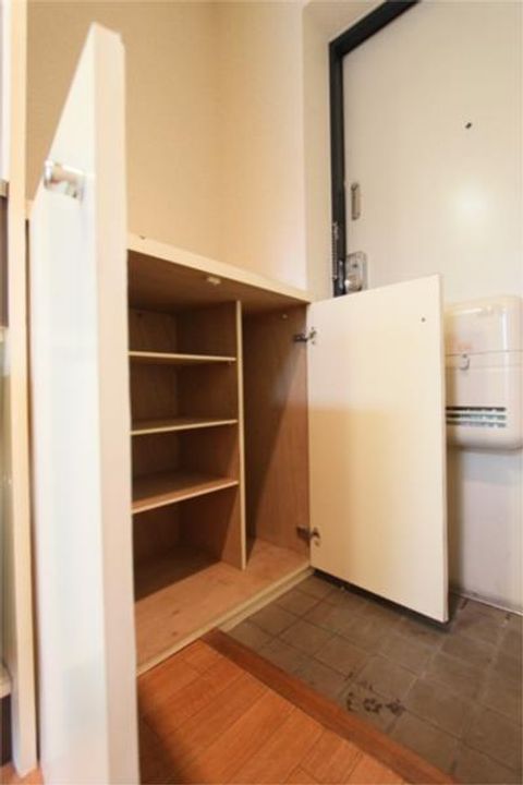 東京都八王子市中野山王2(マンション)の賃貸物件の玄関