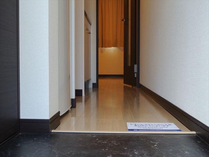 レオネクストめぐみフィールドの玄関
