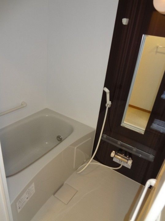 メゾンTADOの風呂