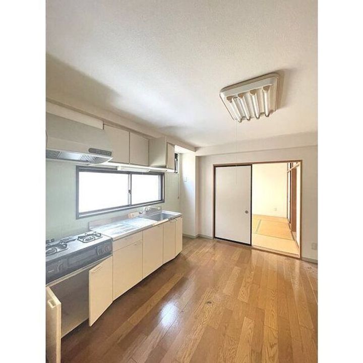 峰ヶ丘ハイツの居間