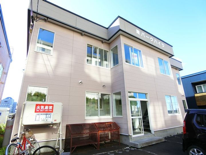 東パークハイツの外観