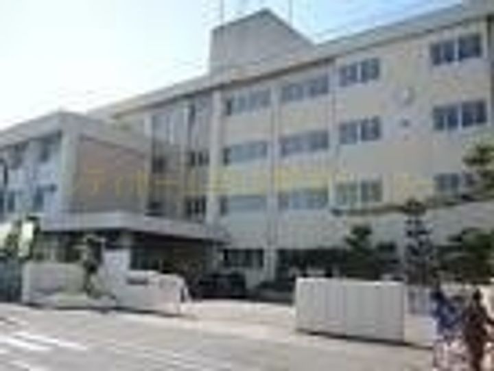 ラ・イベールの周辺
