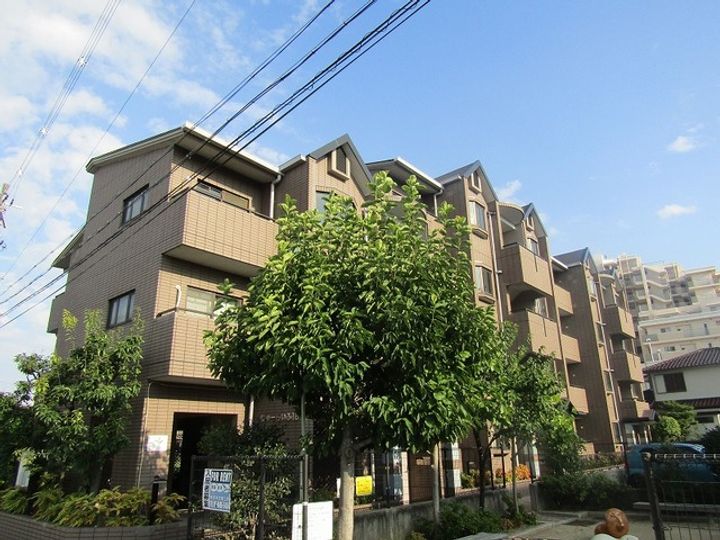 にゅーらいふ18の外観