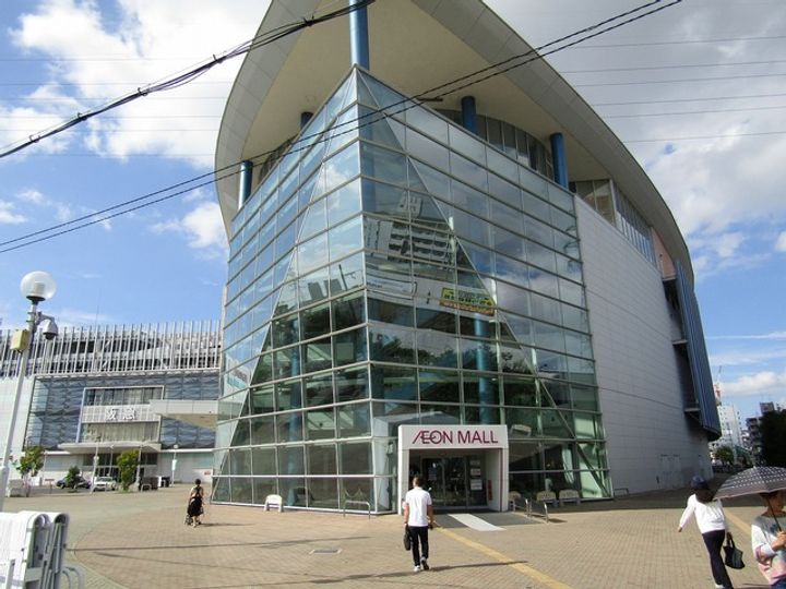 にゅーらいふ18の周辺