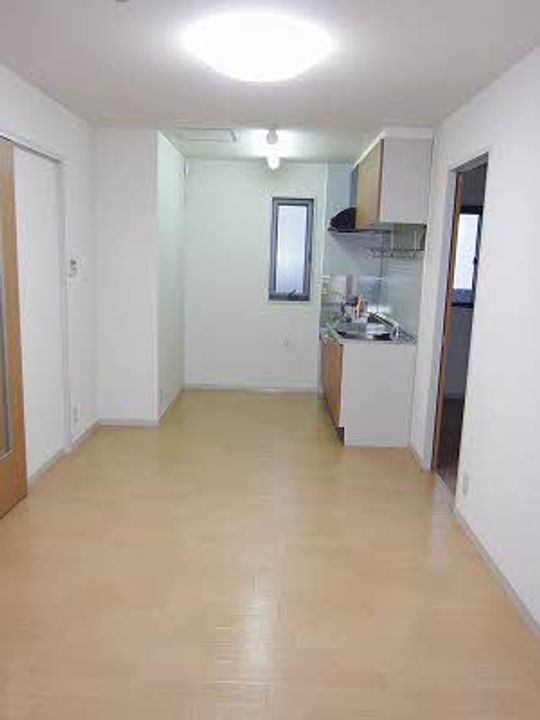 新潟県長岡市古正寺2(アパート)の賃貸物件の居間