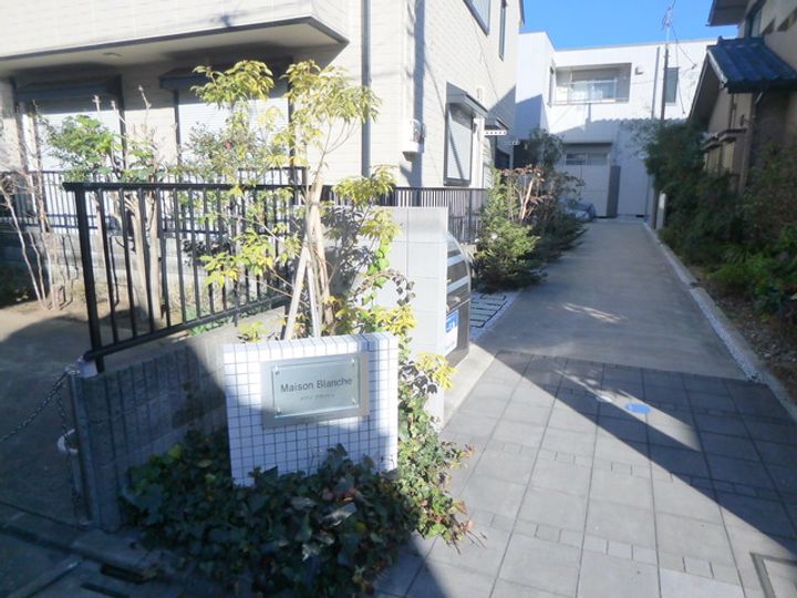 東京都足立区関原3(マンション)の賃貸物件の地図